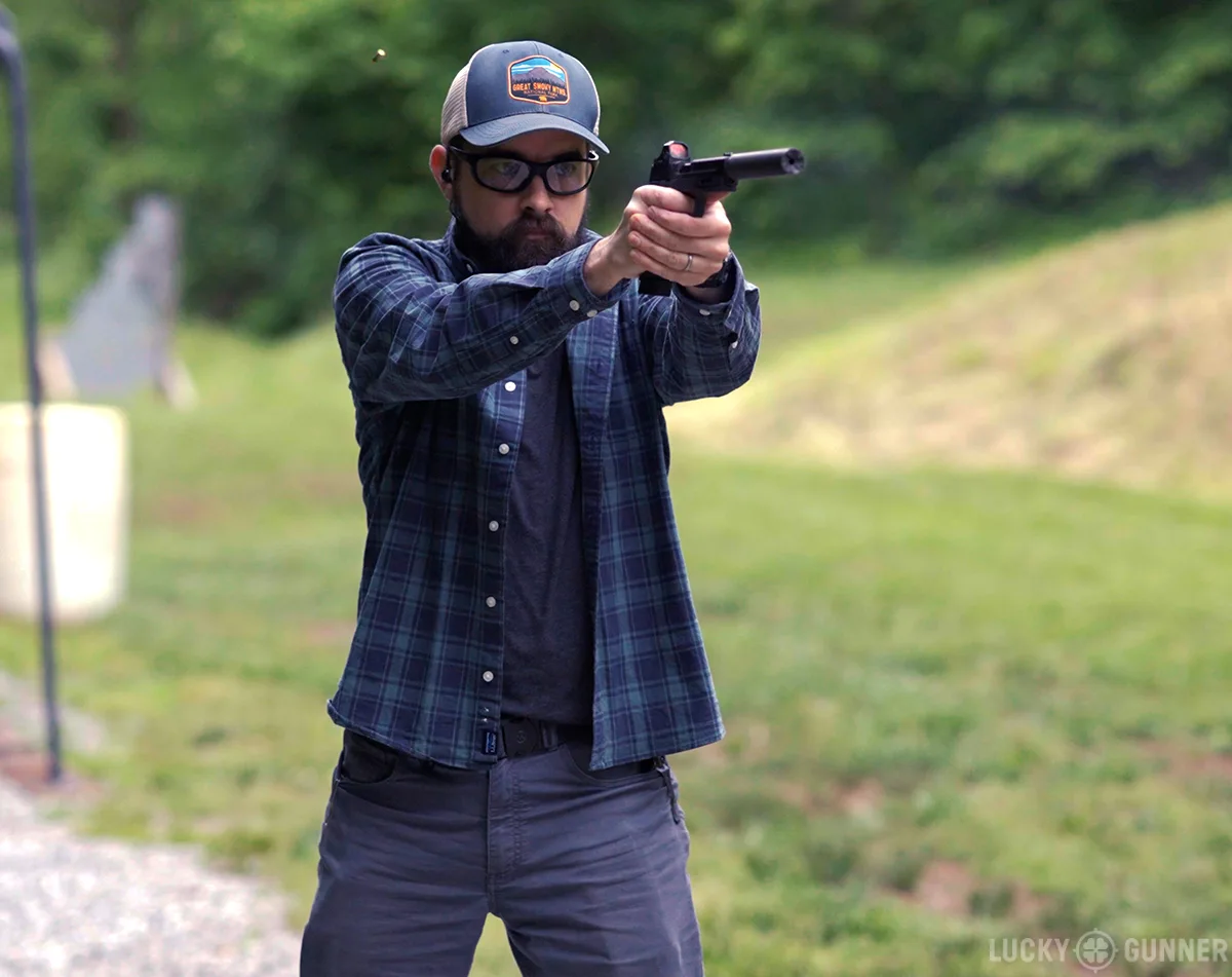 firing S&W M&P 22X